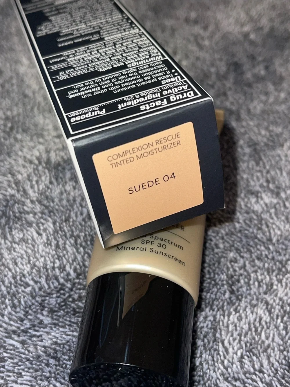 Bare Minerals Complexion Rescue Tinted Moisturizer in Suede 04